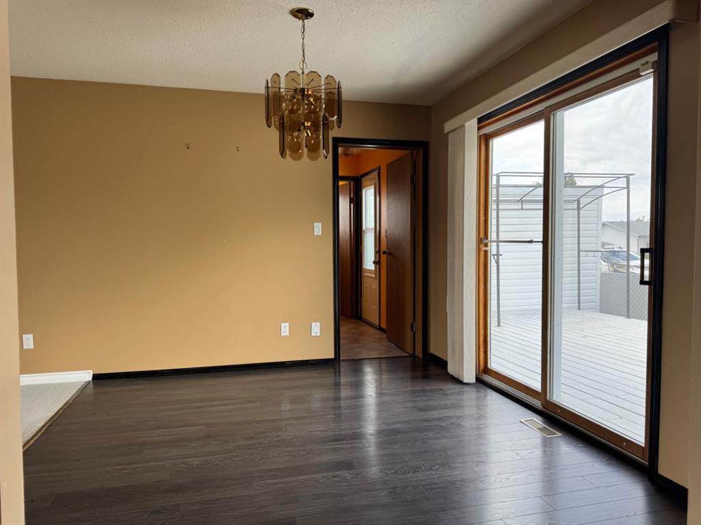 Picture of 11300 110 Avenue Crescent , Fairview Real Estate Listing