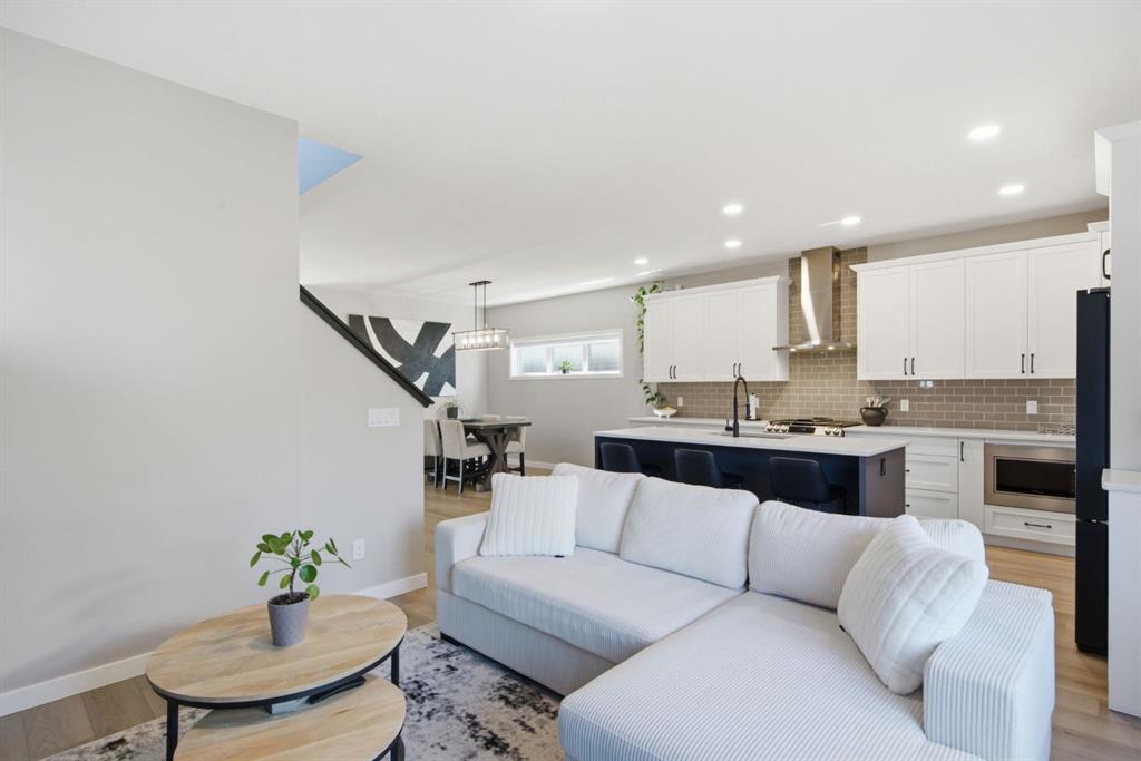 Picture of 601 Reynolds Crescent SW, Airdrie Real Estate Listing