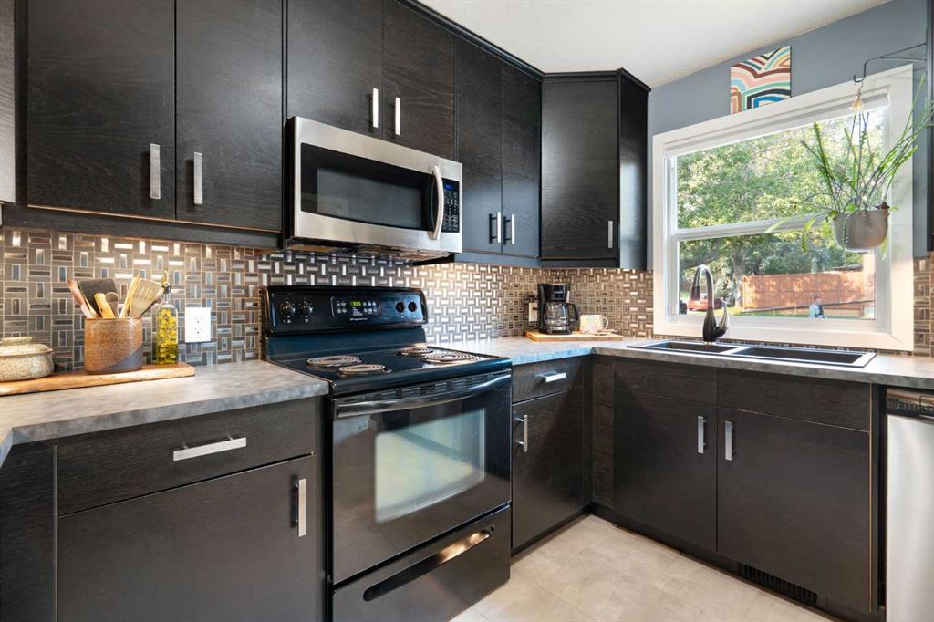 Picture of 90, 330 Canterbury Drive SW, Calgary Real Estate Listing