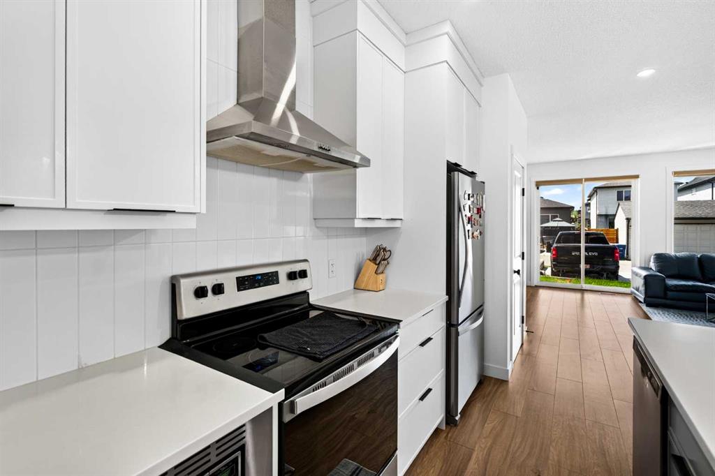 Picture of 227 Chinook Gate Boulevard SW, Airdrie Real Estate Listing