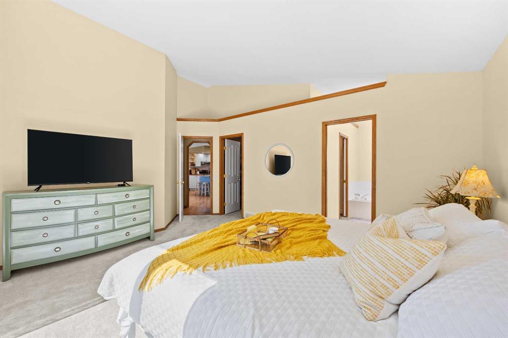 Picture of 315 Rocky Ridge Bay NW, Calgary Real Estate Listing