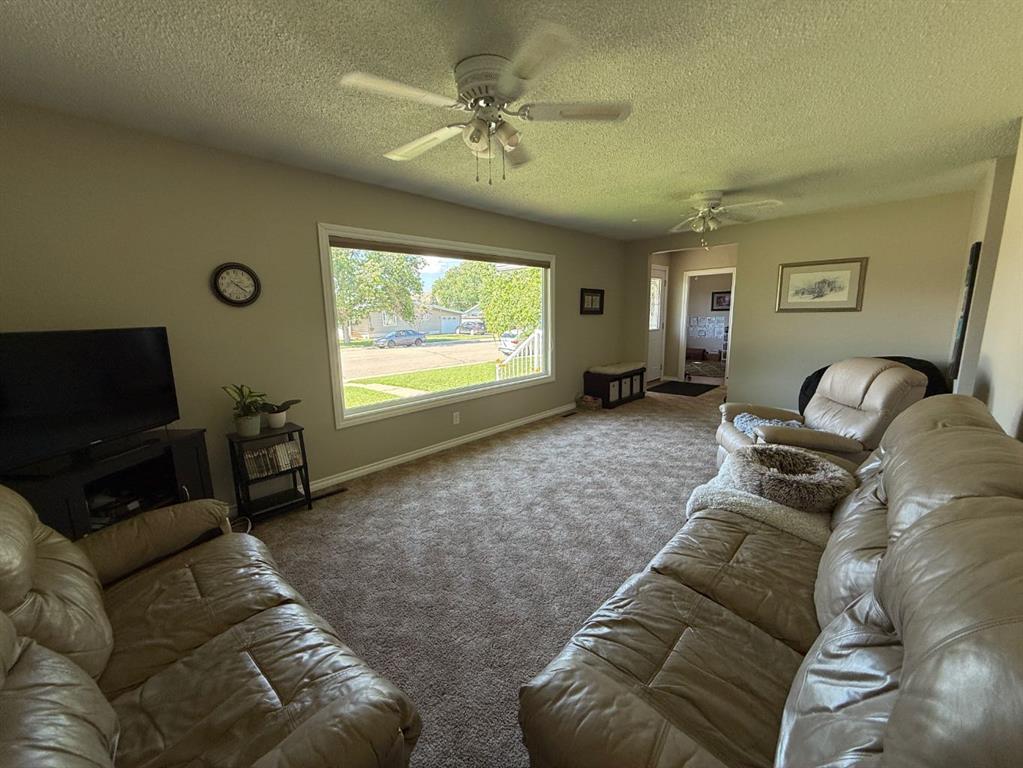 Picture of 422 15 Street E  , Drumheller Real Estate Listing