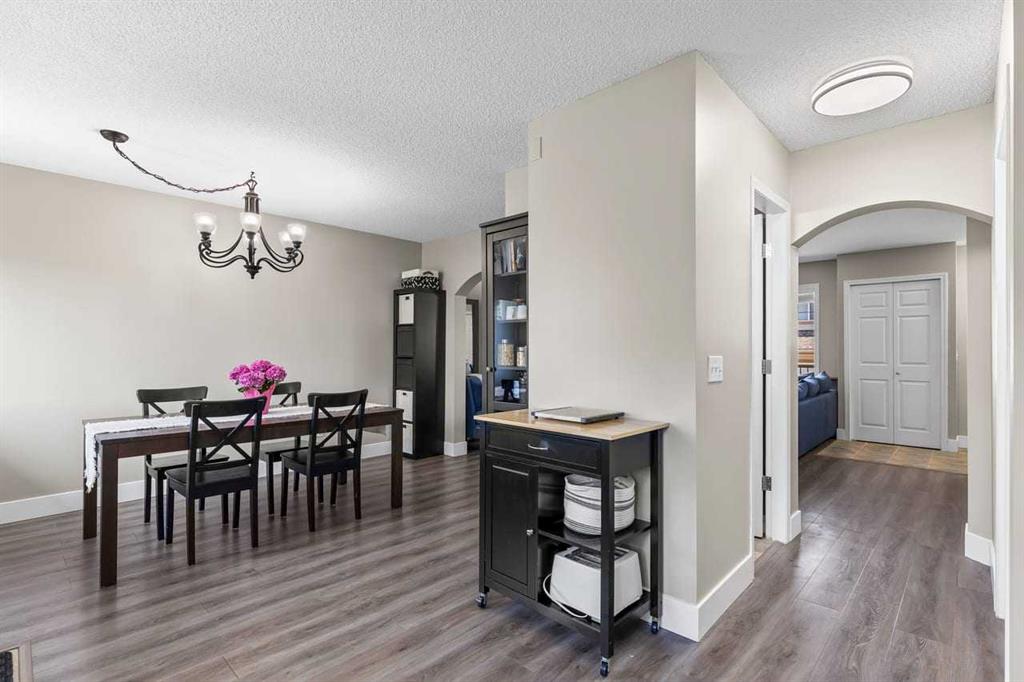 Picture of 9 Citadel Point NW, Calgary Real Estate Listing