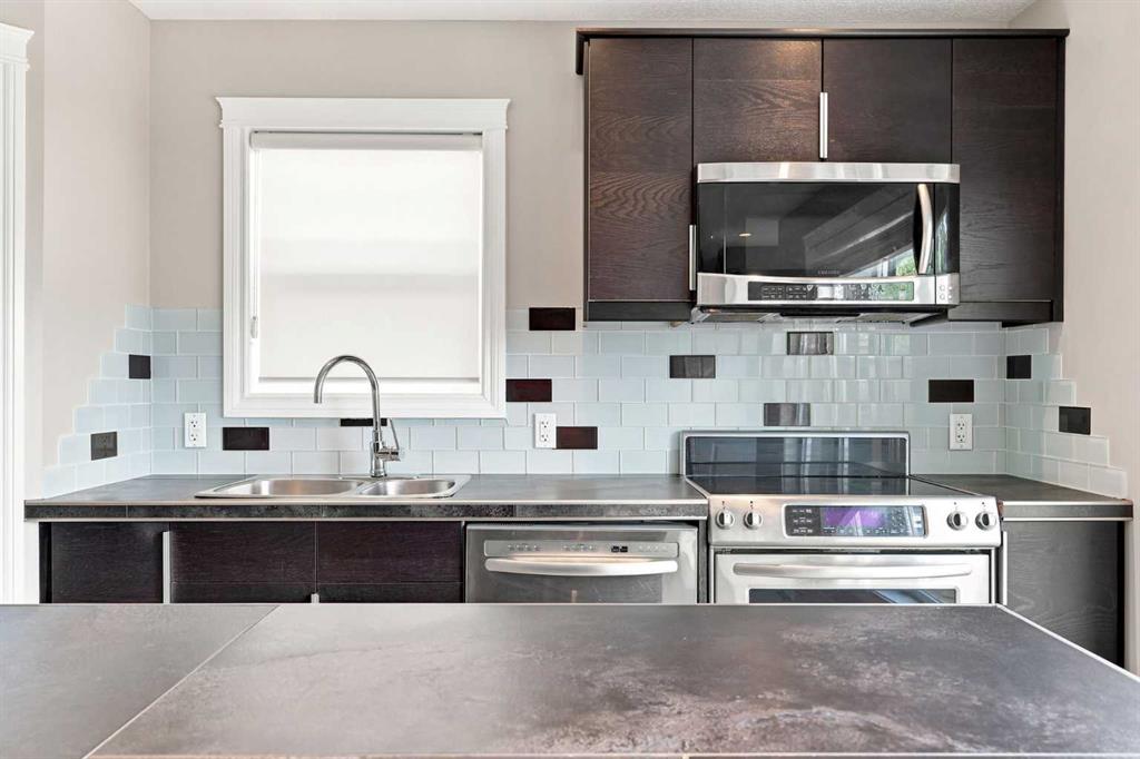 Picture of 4836 Bowness Road NW, Calgary Real Estate Listing