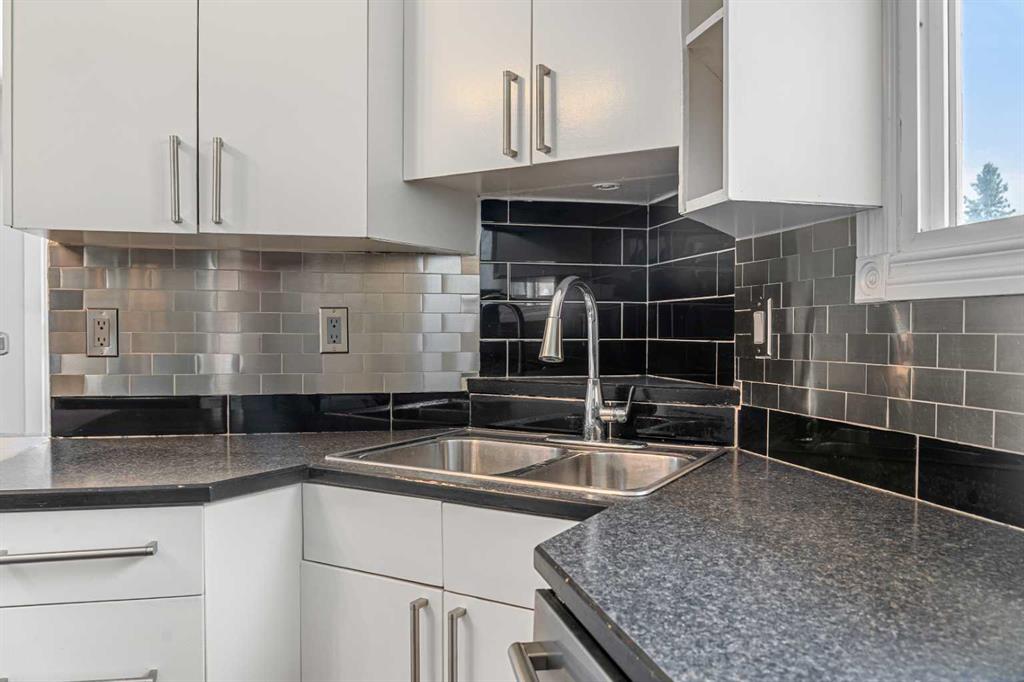 Picture of 6824 Temple Drive NE, Calgary Real Estate Listing