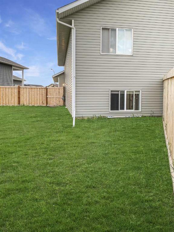 Picture of B, 9717 112 Avenue , Clairmont Real Estate Listing