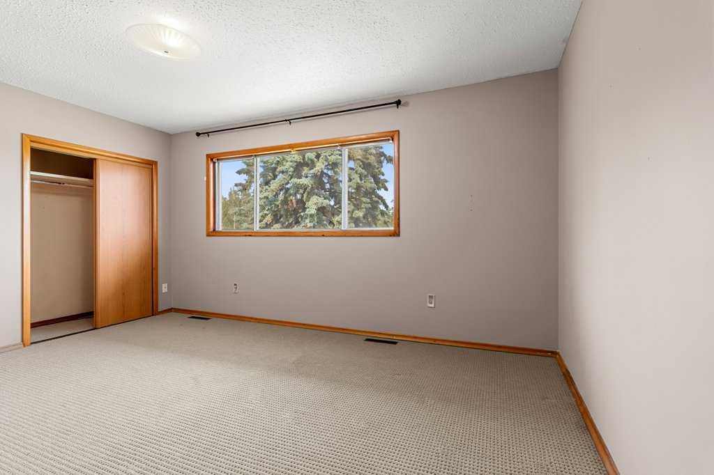 Picture of 5307 48 Avenue , Sylvan Lake Real Estate Listing