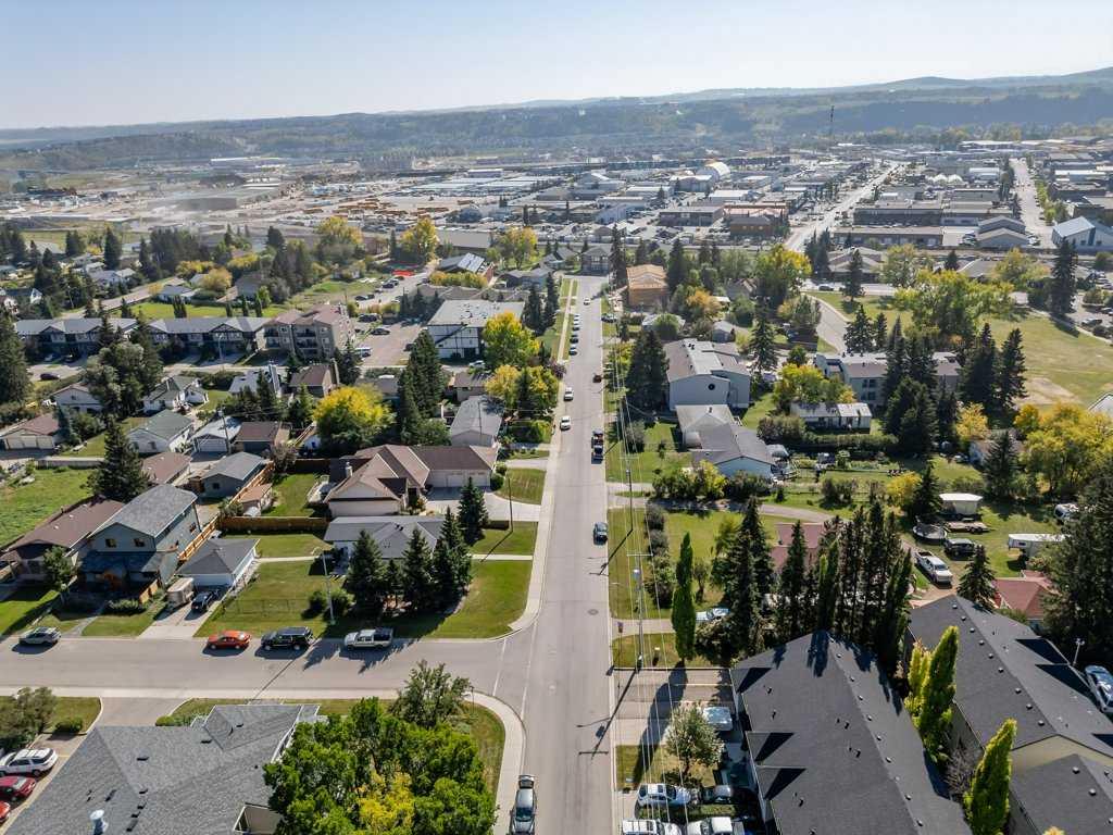 Picture of 217 Ross Avenue , Cochrane Real Estate Listing