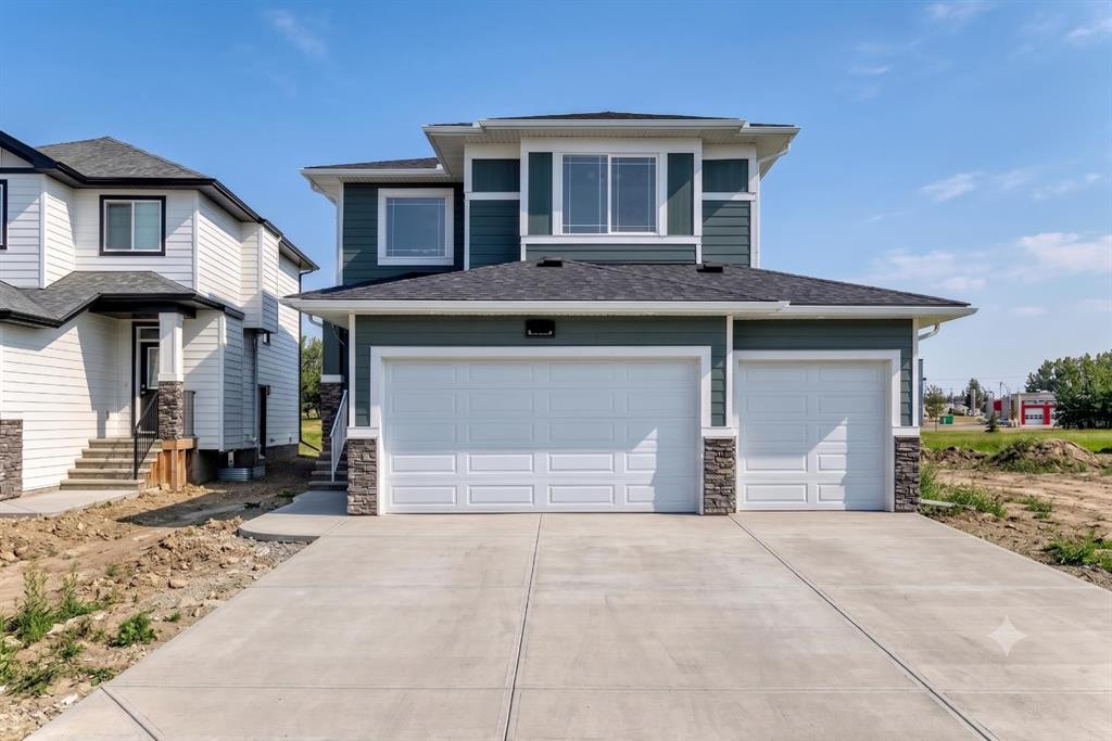 Picture of 707 Mandalay Avenue , Carstairs Real Estate Listing