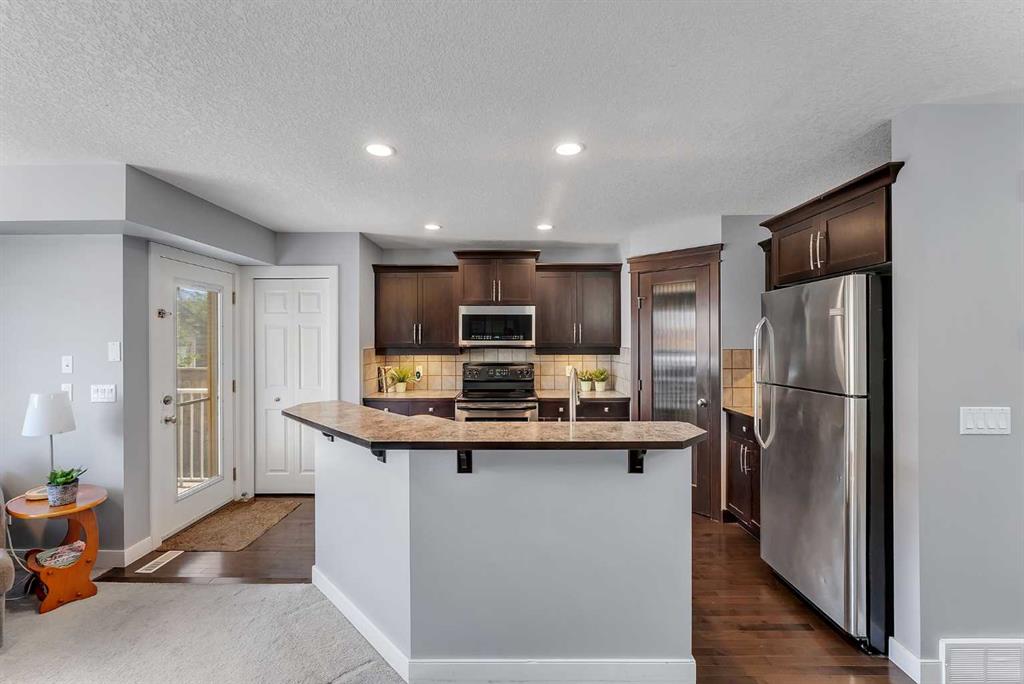 Picture of 1264 Ravenswood Drive SE, Airdrie Real Estate Listing