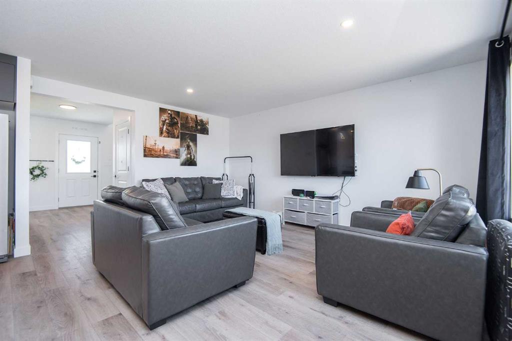 Picture of 30 Cascade Street , Blackfalds Real Estate Listing
