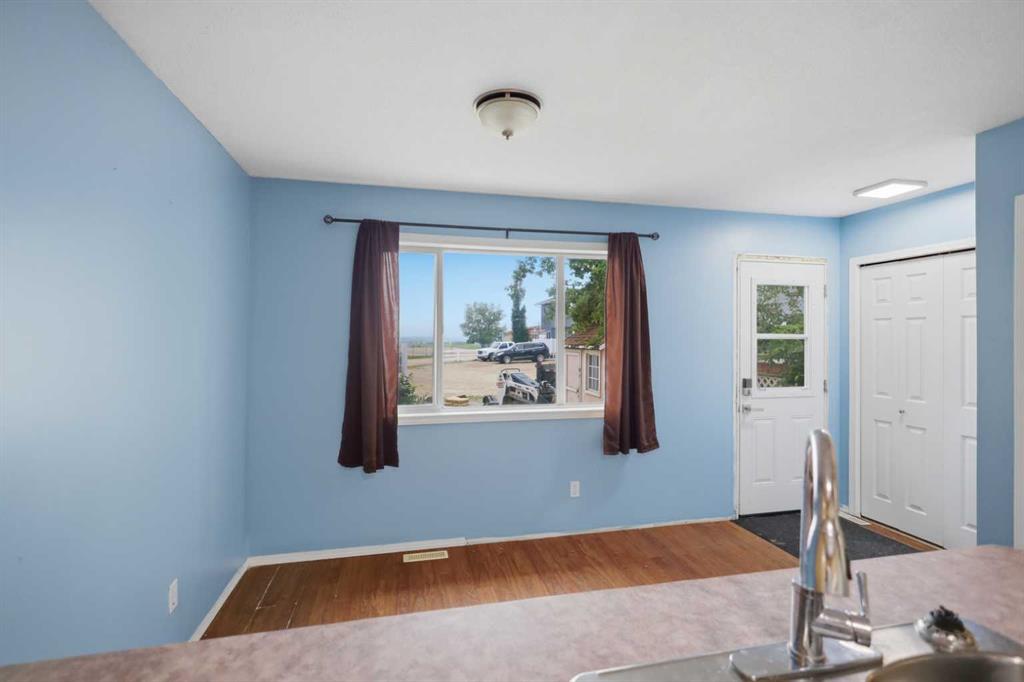 Picture of 4808 Landsdown Avenue , Blackfalds Real Estate Listing