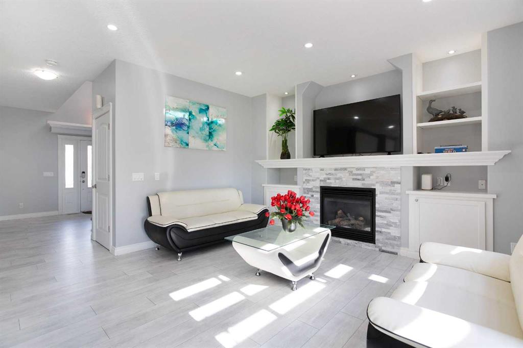 Picture of 1925 Luxstone Park SW, Airdrie Real Estate Listing