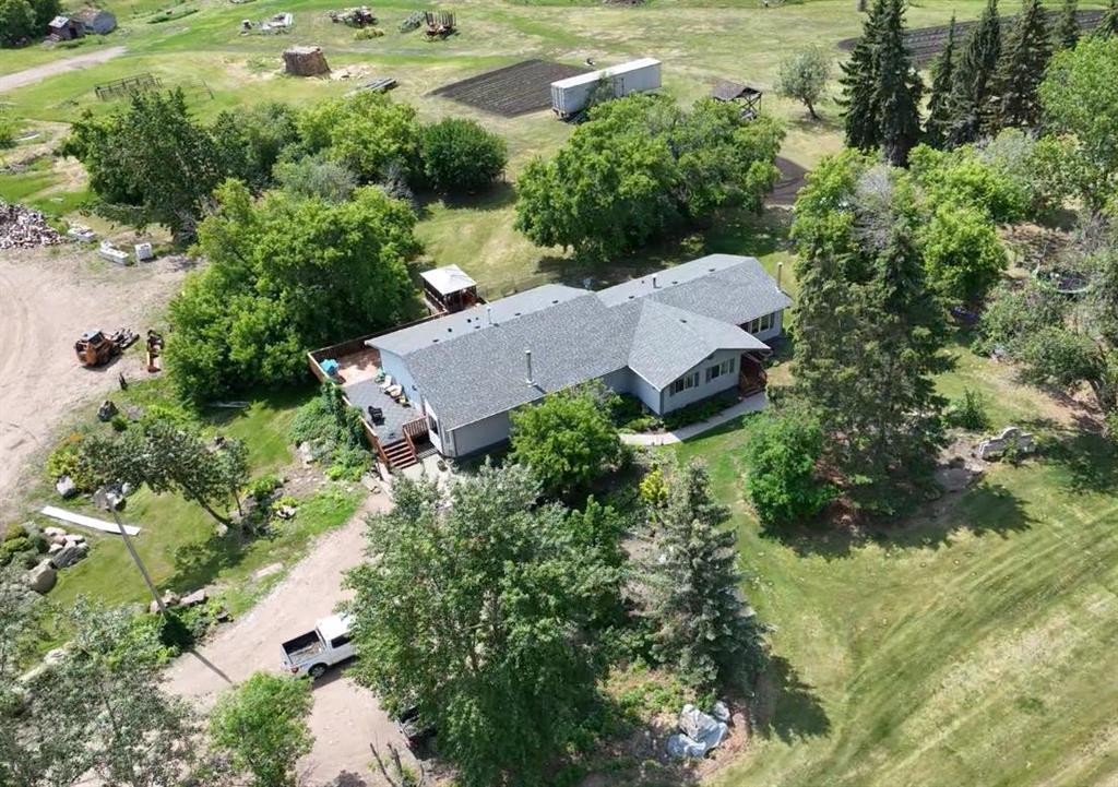 Picture of NE-10-54-10-W4  , Rural Two Hills No. 21, County of Real Estate Listing