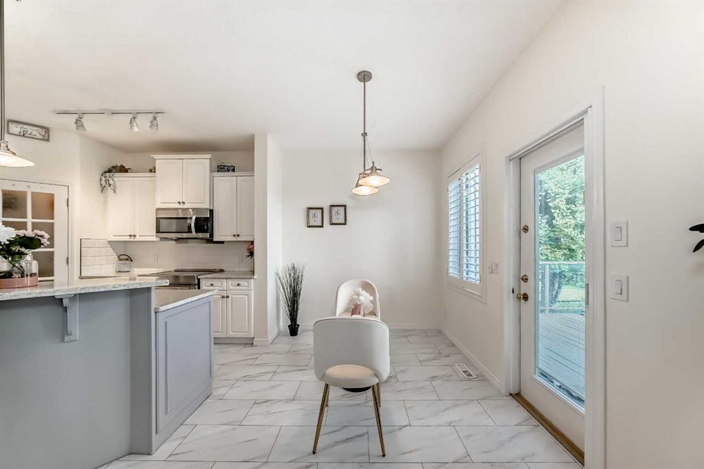 Picture of 82 Mt Gibraltar Heights SE, Calgary Real Estate Listing
