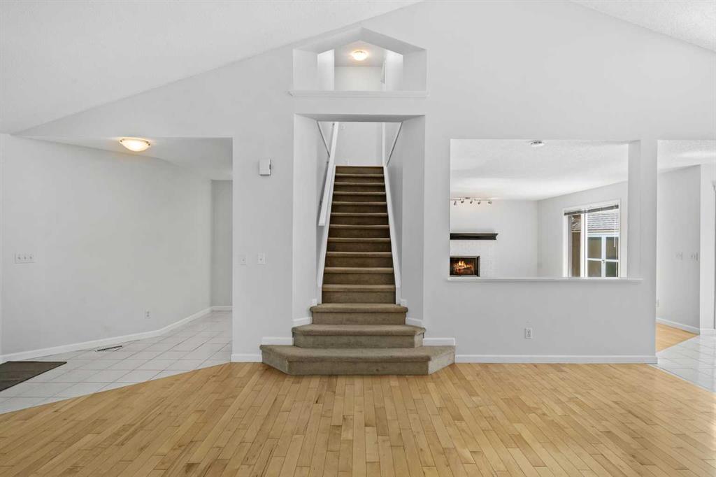 Picture of 88 Sandringham Close NW, Calgary Real Estate Listing