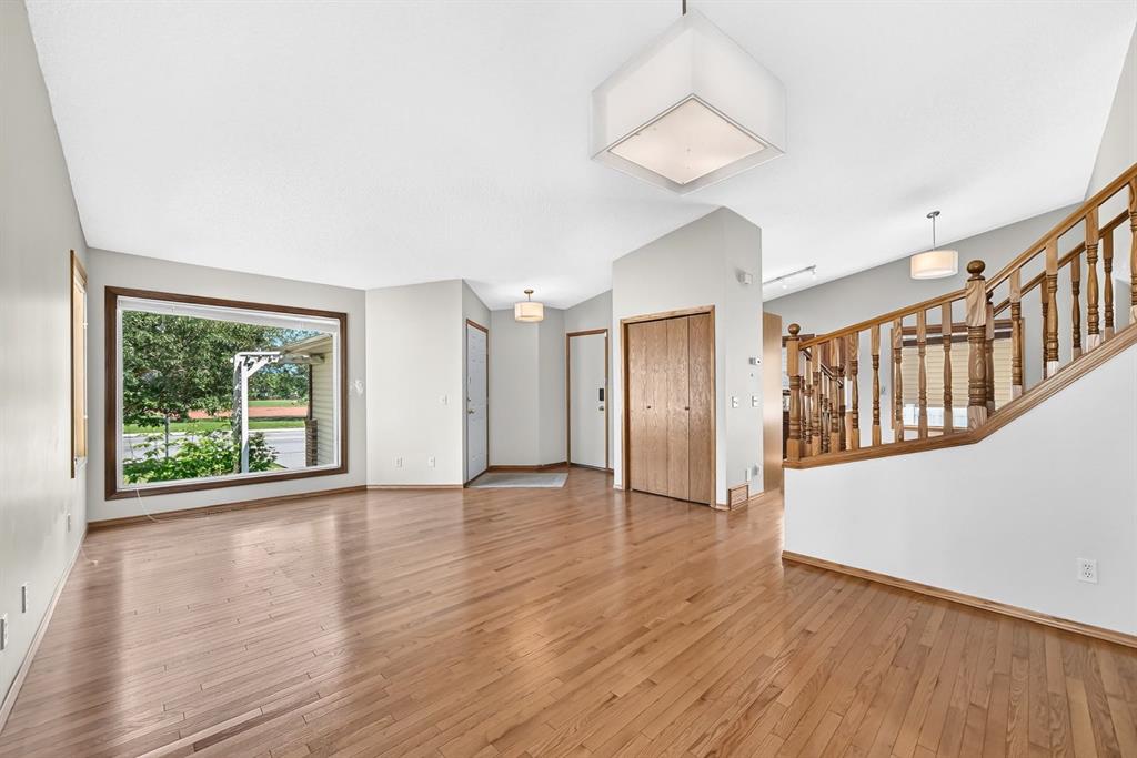 Picture of 192 Riverbend Drive SE, Calgary Real Estate Listing