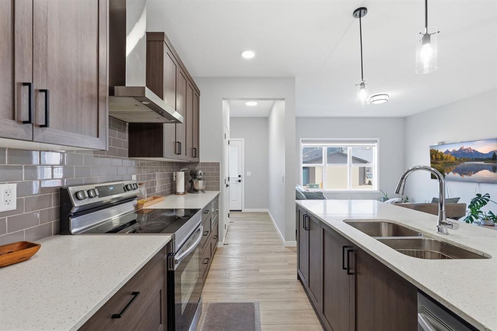 Picture of 623 Savanna Crescent NE, Calgary Real Estate Listing