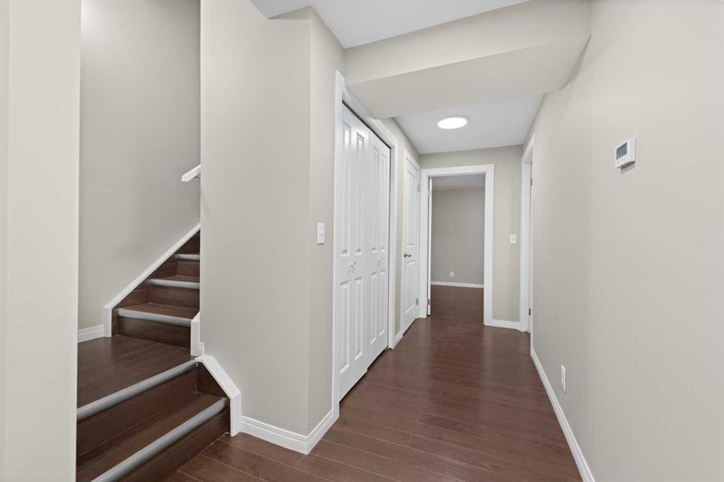 Picture of 7 Panora Square NW, Calgary Real Estate Listing