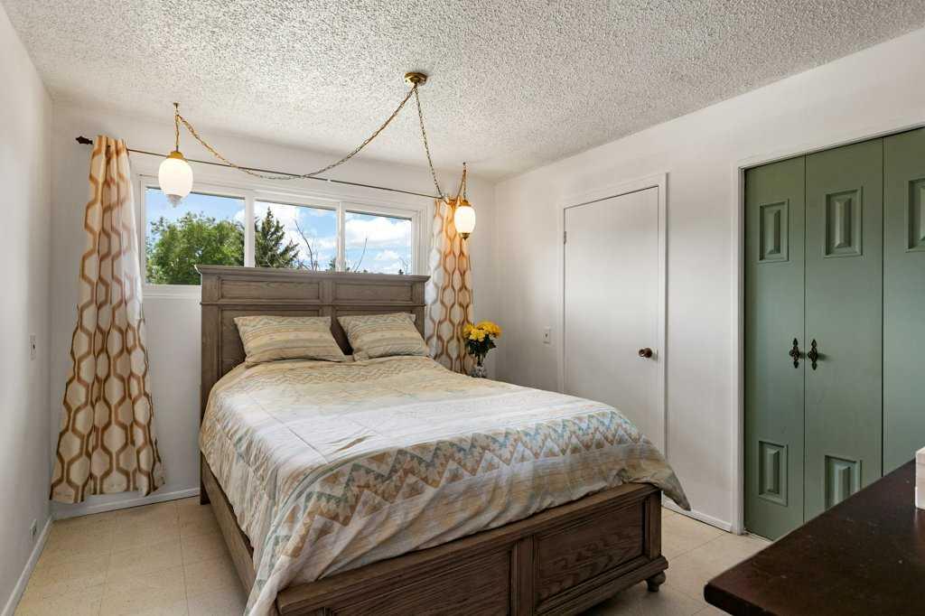 Picture of 39 Maryvale Crescent NE, Calgary Real Estate Listing