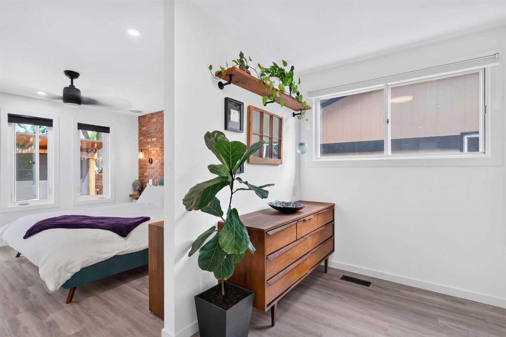 Picture of 824 Cannell Road SW, Calgary Real Estate Listing