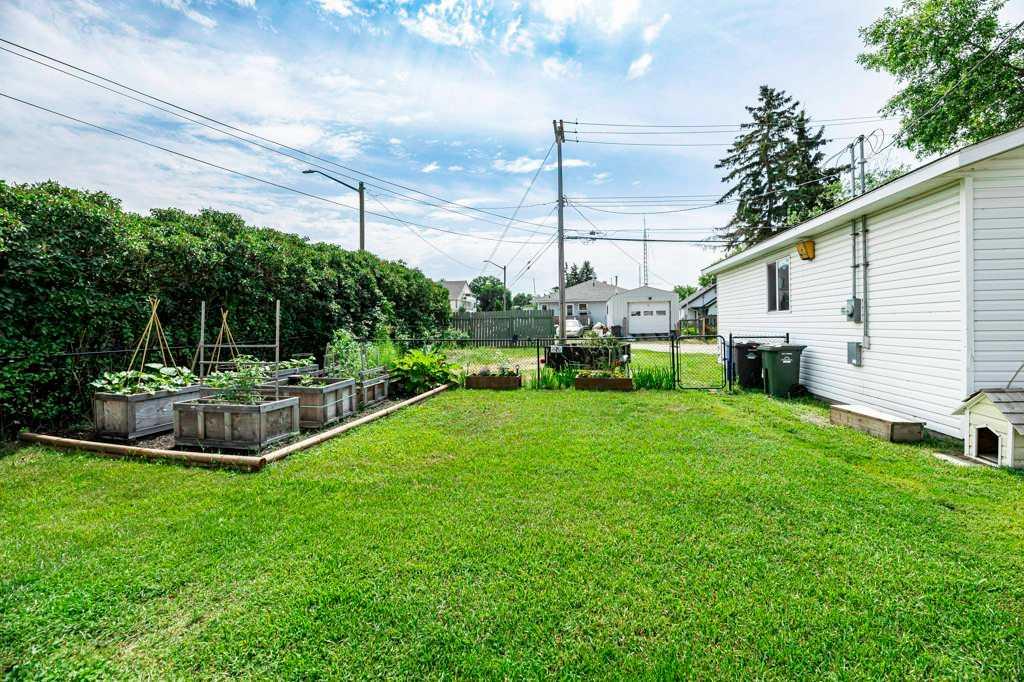 Picture of 5003 48 Street , Innisfail Real Estate Listing
