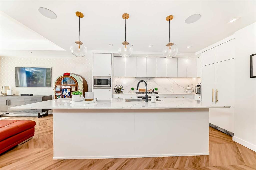 Picture of 106, 8505 Broadcast Avenue SW, Calgary Real Estate Listing
