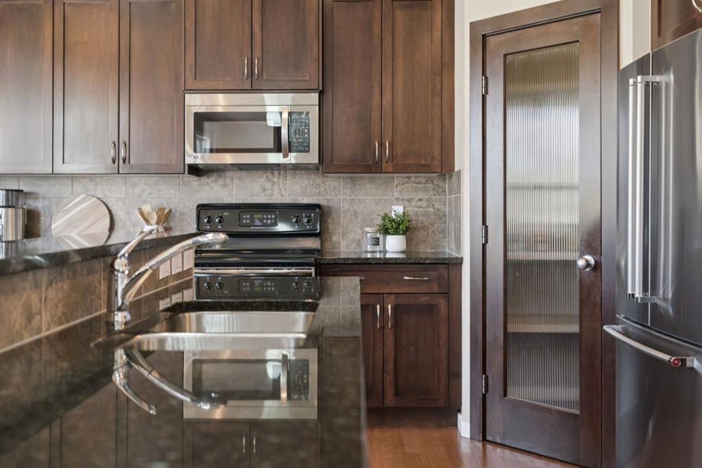Picture of 161 Heritage Bay , Cochrane Real Estate Listing