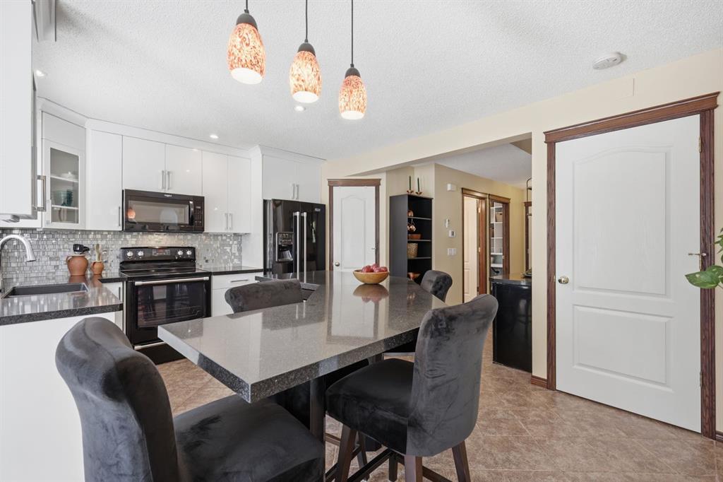 Picture of 12 Valley Glen Heights NW, Calgary Real Estate Listing