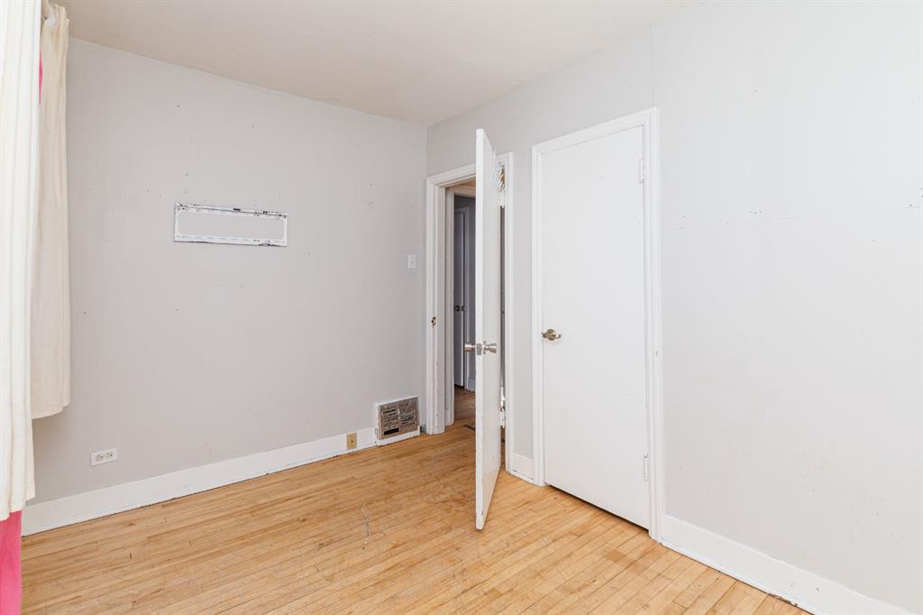 Picture of 2820 Parkdale Boulevard NW, Calgary Real Estate Listing
