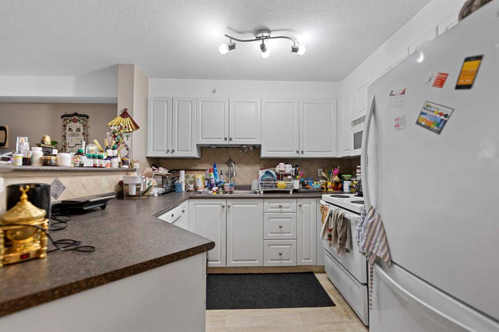 Picture of 318, 3000 Citadel Meadow Point NW, Calgary Real Estate Listing