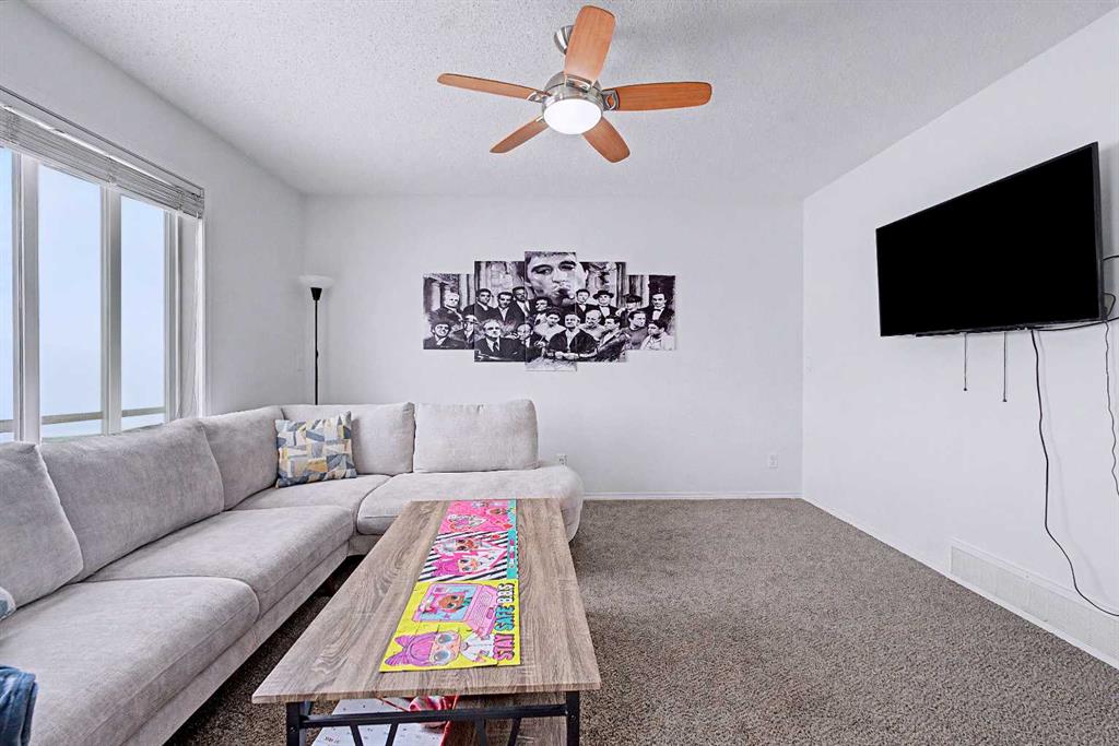 Picture of 102, 800 Yankee Valley Boulevard SE, Airdrie Real Estate Listing