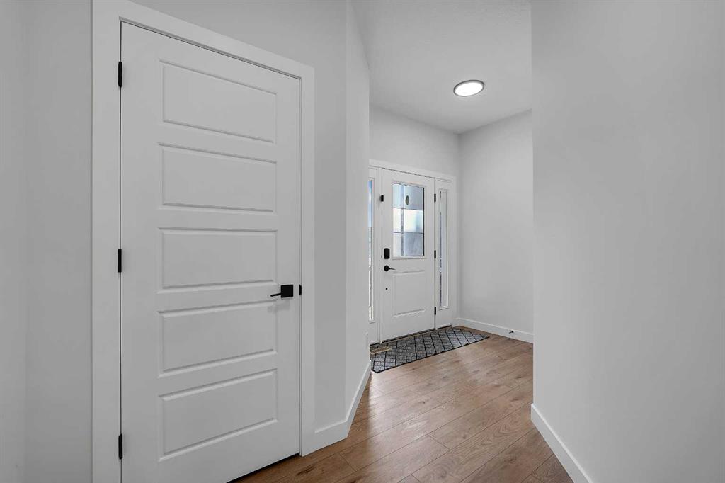 Picture of 16 Legacy Glen Green SE, Calgary Real Estate Listing