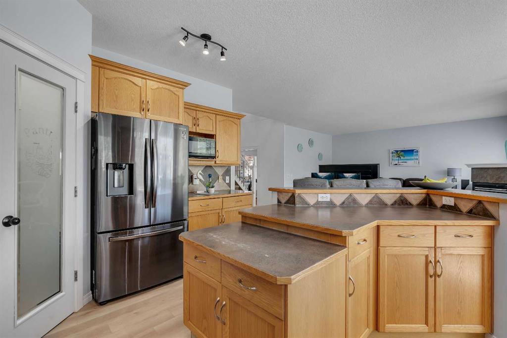 Picture of 54 Thomas Street NW, Langdon Real Estate Listing