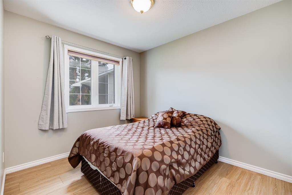 Picture of 1521 Mary Place , Didsbury Real Estate Listing