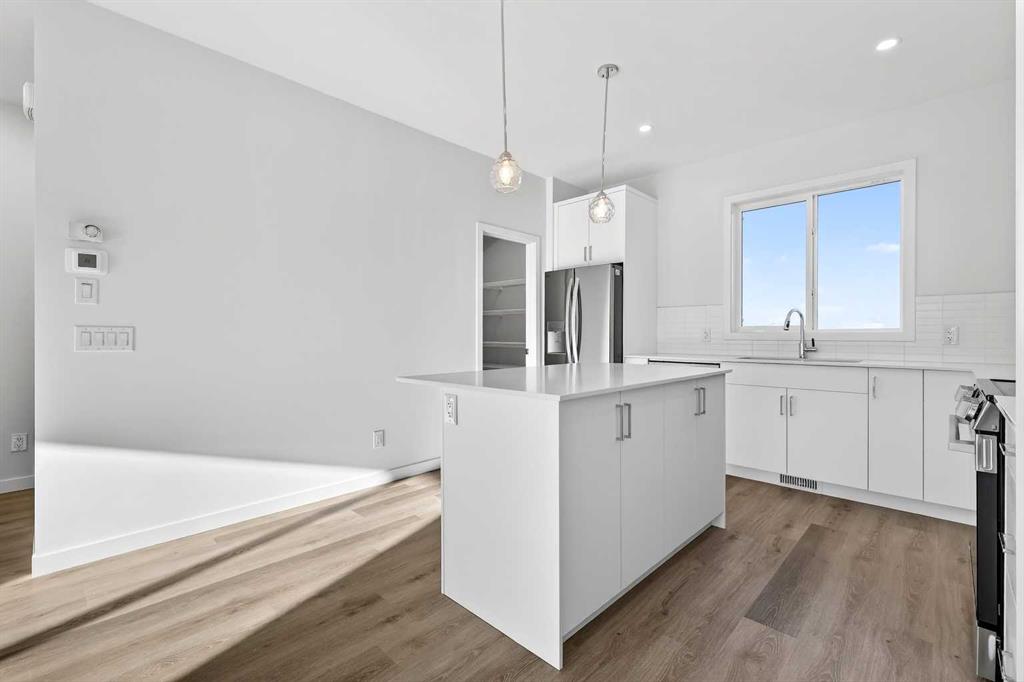 Picture of 203, 1750 Rangeview Drive SE, Calgary Real Estate Listing