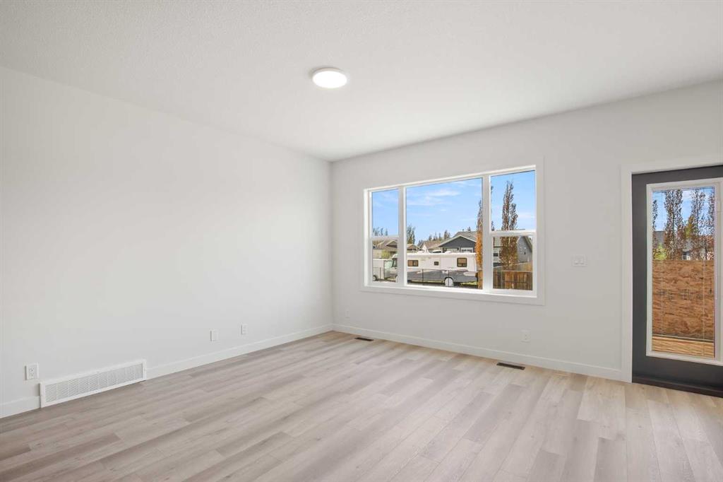 Picture of 32 Sunrise Crescent N, Three Hills Real Estate Listing