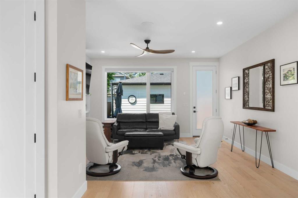 Picture of 2407 33 Street SW, Calgary Real Estate Listing