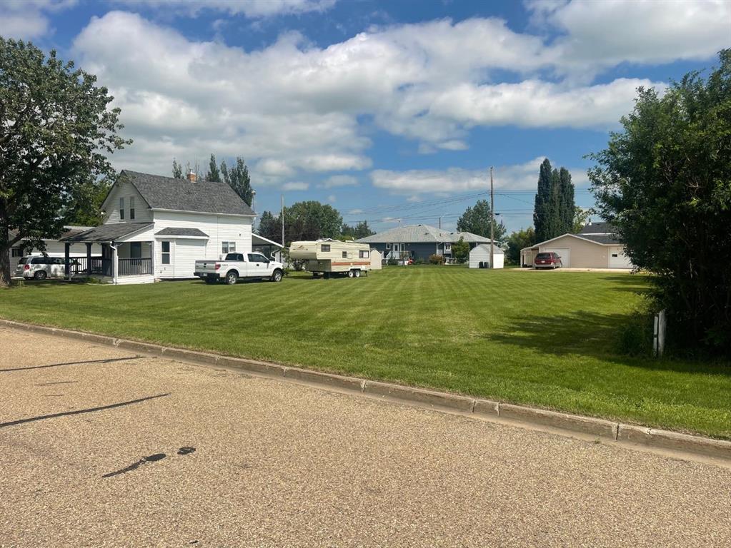 Picture of 5209 49 Street , Daysland Real Estate Listing