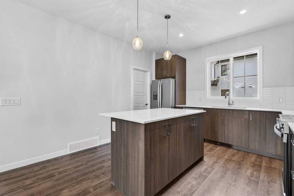 Picture of 303, 40 Creekside Way SW, Calgary Real Estate Listing