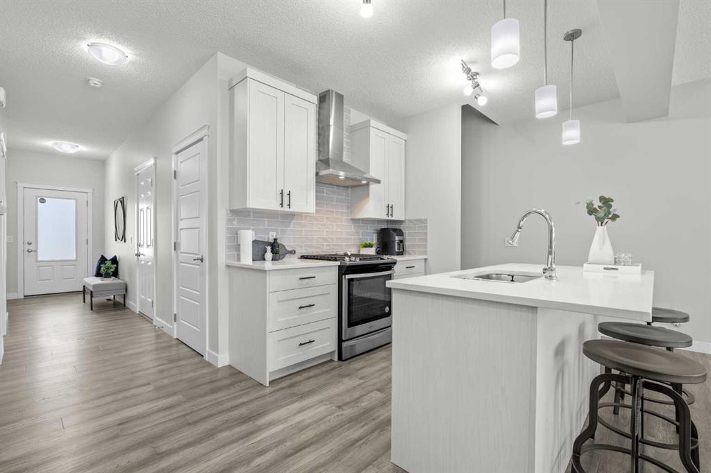 Picture of 69 Carringvue Park NW, Calgary Real Estate Listing