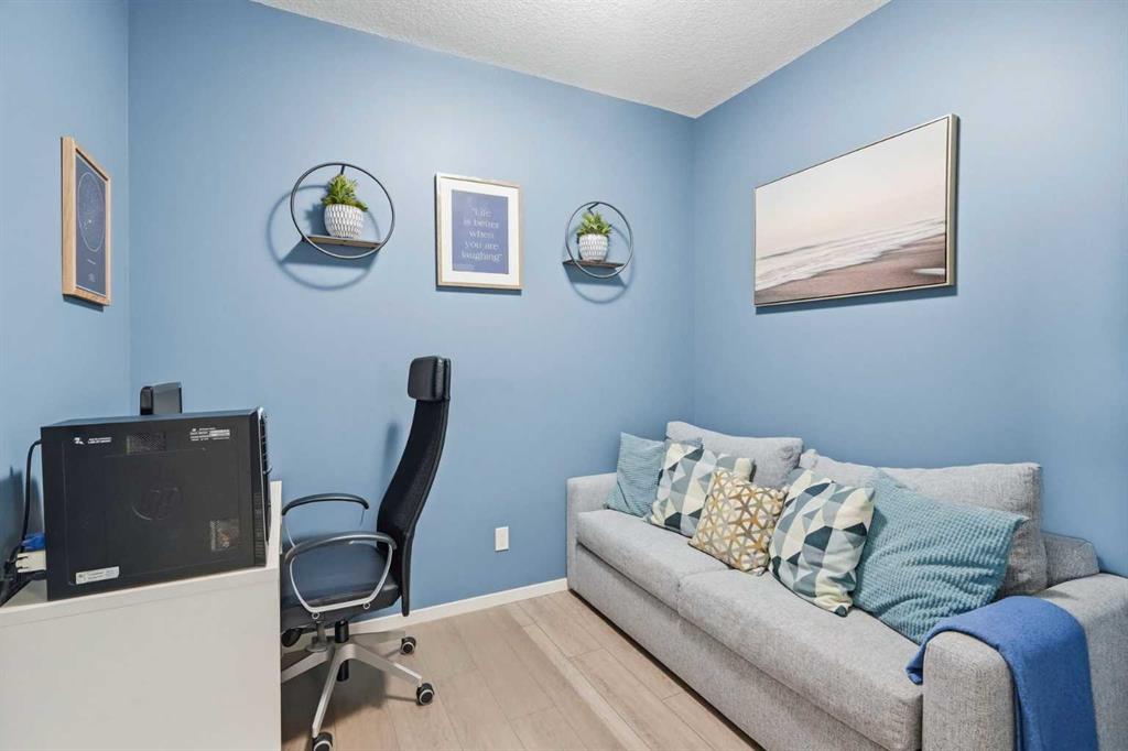 Picture of 206 Lucas Crescent NW, Calgary Real Estate Listing