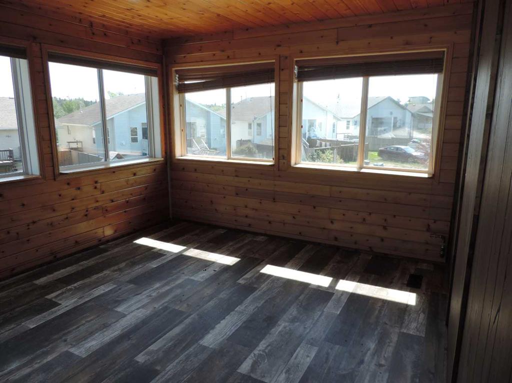 Picture of 25 Fulmar  , Sylvan Lake Real Estate Listing