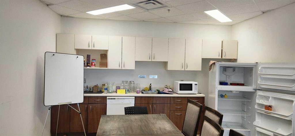 Picture of 8601 99 Street , Clairmont Real Estate Listing