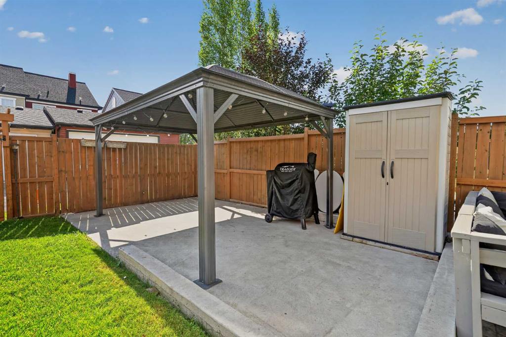 Picture of 50 Legacy Close SE, Calgary Real Estate Listing
