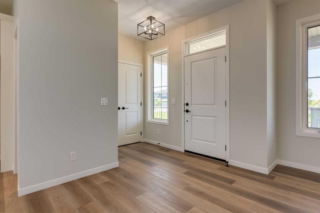 Picture of 32 Ellen Lane , Crossfield Real Estate Listing