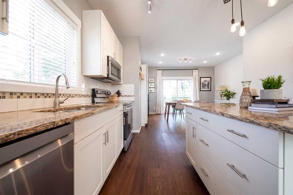 Picture of 211 Copperpond Common SE, Calgary Real Estate Listing