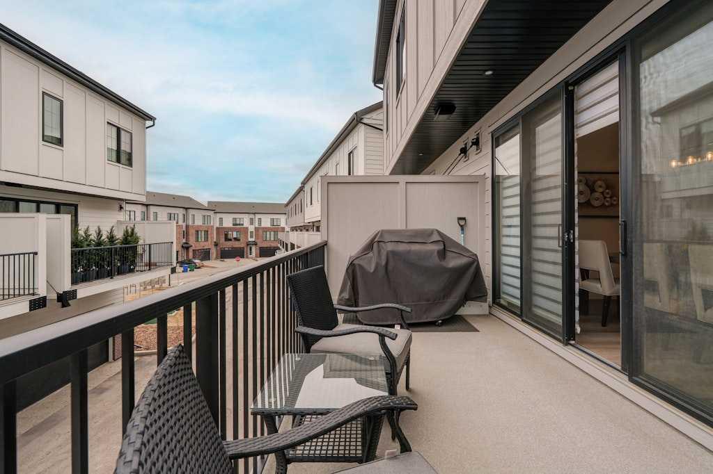 Picture of 138 Discovery Drive SW, Calgary Real Estate Listing