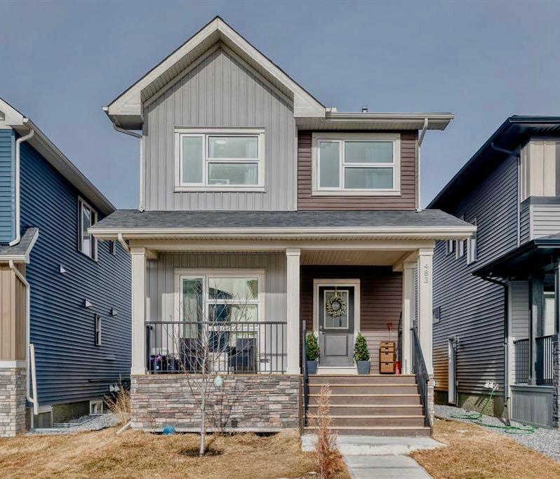 Picture of 483 Lawthorn Way SE, Airdrie Real Estate Listing