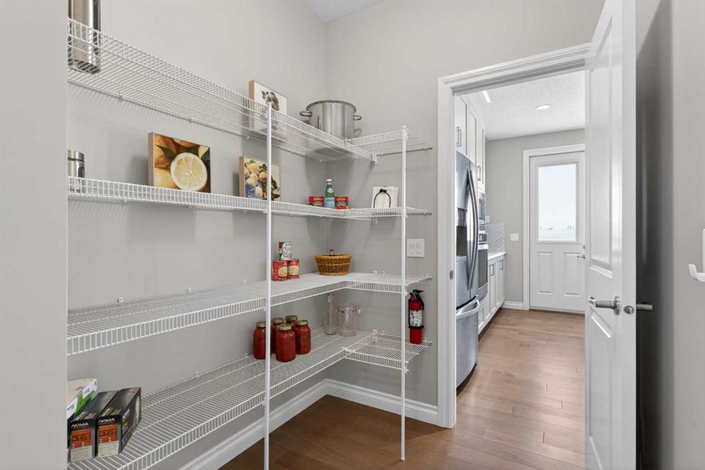 Picture of 73 Rockyvale Green NW, Calgary Real Estate Listing